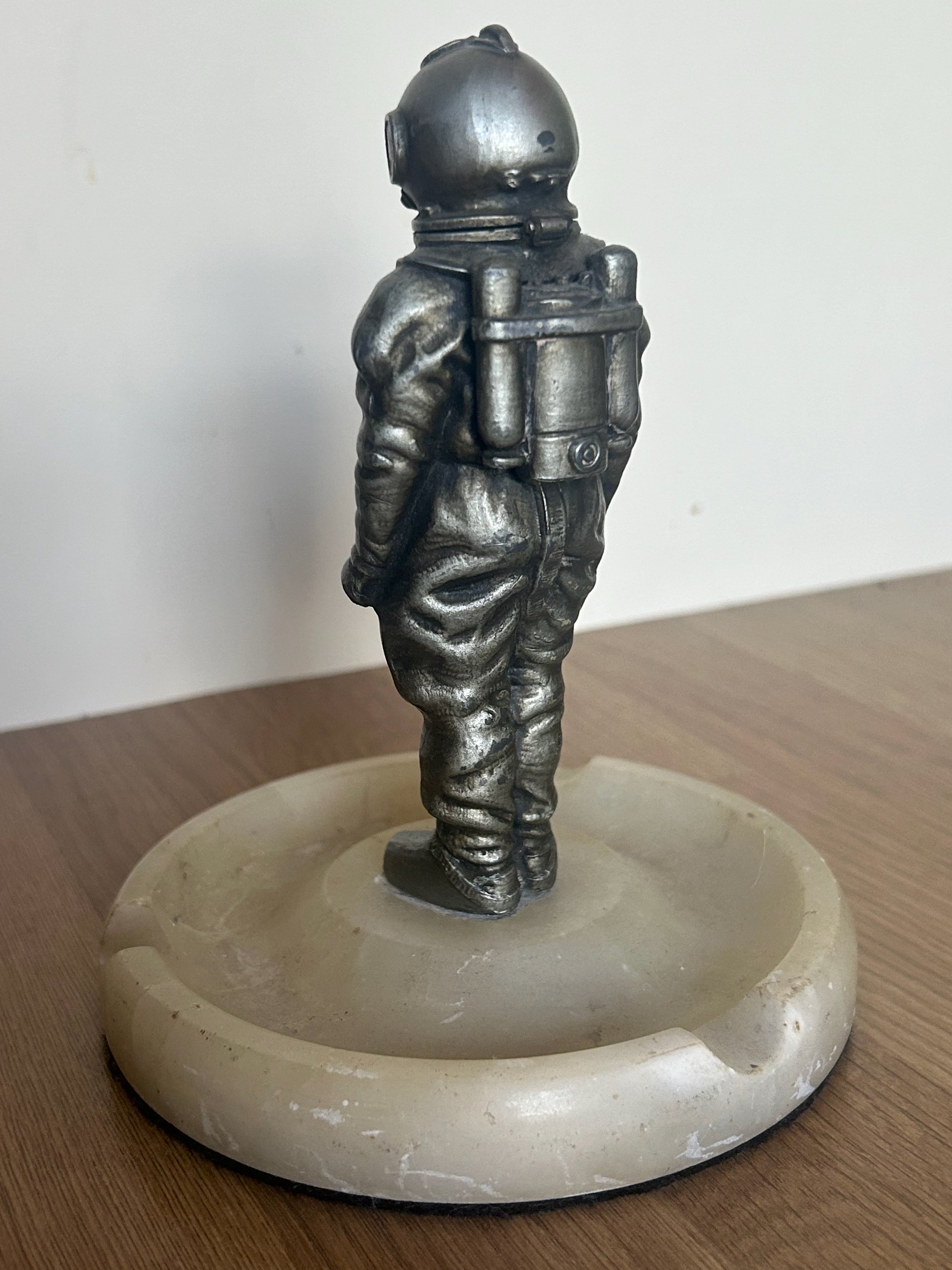 VINTAGE ANTIQUE DEEP SEA DIVER TABLE LIGHTER. - Divers Gifts