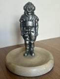 VINTAGE ANTIQUE DEEP SEA DIVER TABLE LIGHTER. - Divers Gifts