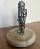VINTAGE ANTIQUE DEEP SEA DIVER TABLE LIGHTER. - Divers Gifts