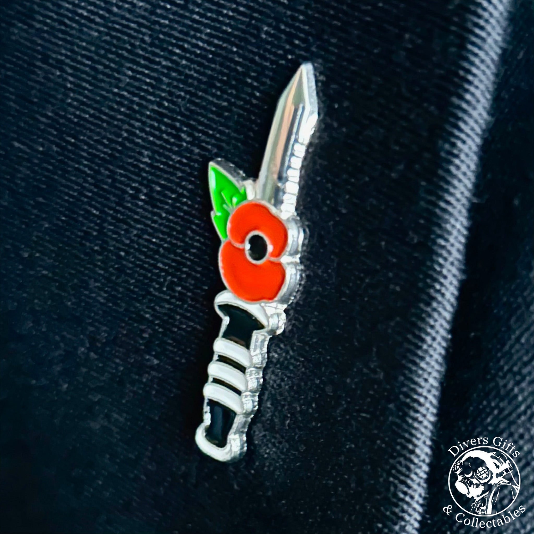 Diver's Knife Poppy Lapel Pin Remembrance Badge