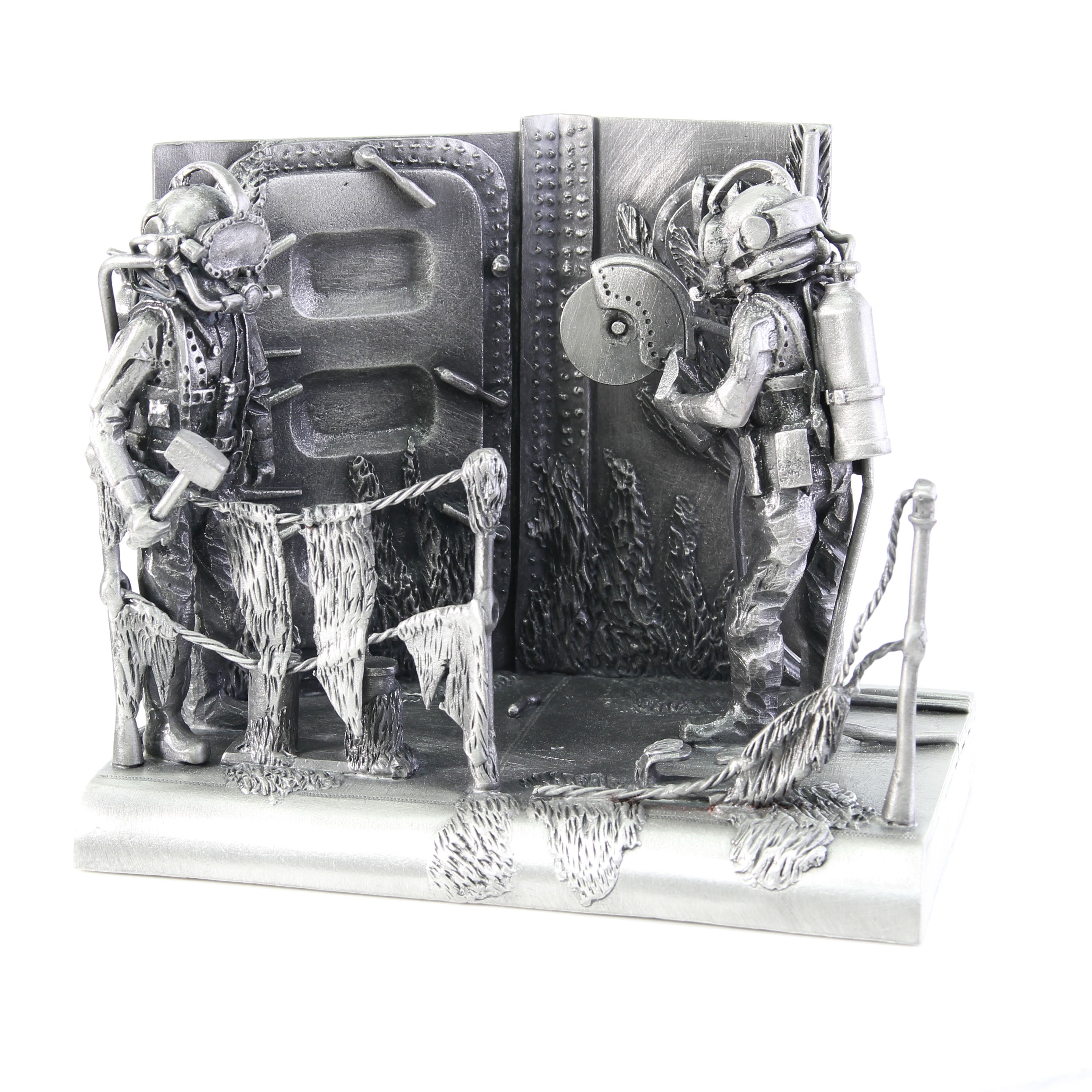 PMS-01 - Salvage Scene - Divers Gifts