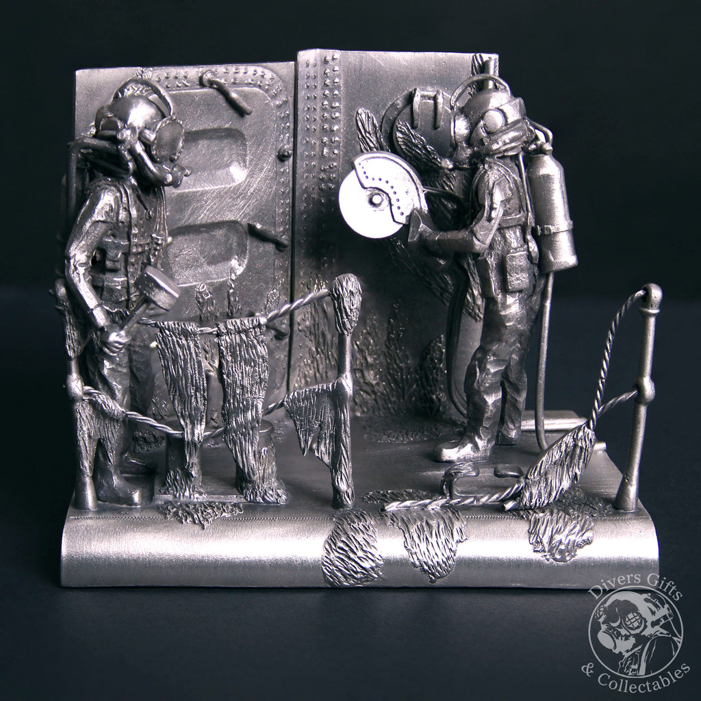 PMS-01 - Salvage Scene - Divers Gifts